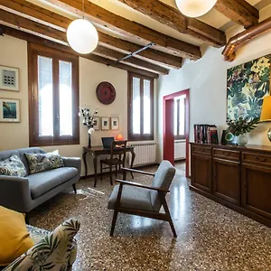 Riva De Biasio Charming Appartamento Venezia